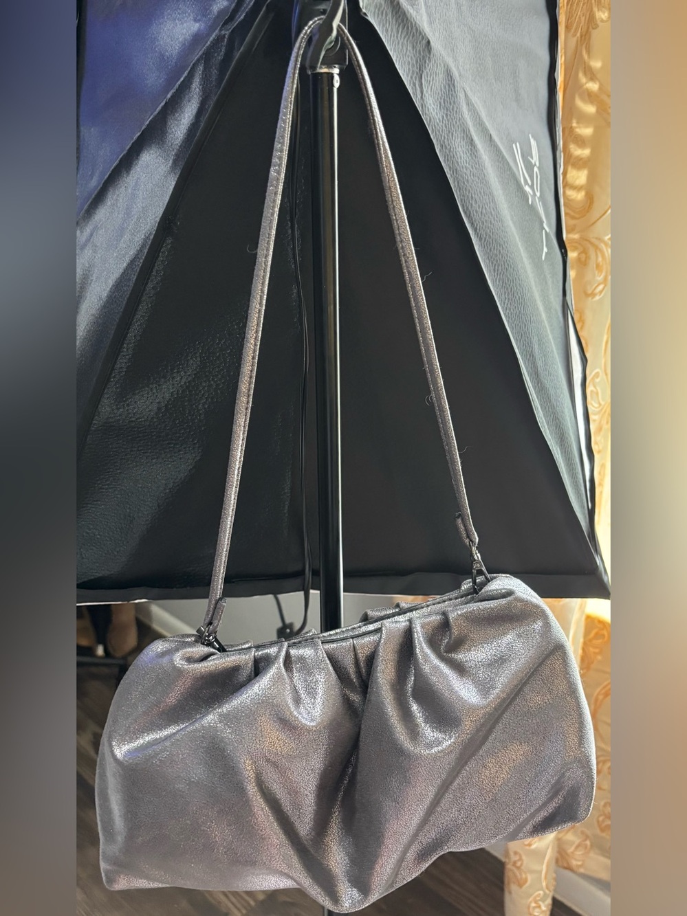 💙 NWOT Silver Metallic Ruched Shoulder Bag
